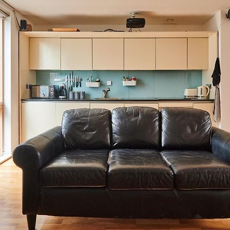 Bright 2 Bedroom Flat In Old Street With Balcony Londres Exterior foto